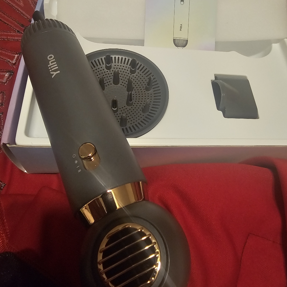 Yiiho hair dryer